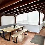 Lejlighedshotel Retreat: Ocean View & Modern Comfort