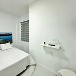 Lejlighedshotel Retreat: Ocean View & Modern Comfort