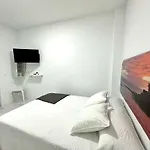Retreat: Ocean View & Modern Comfort