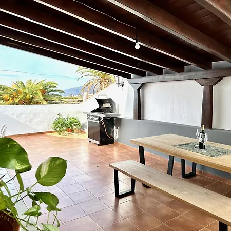 Retreat: Ocean View & Modern Comfort Aparthotel