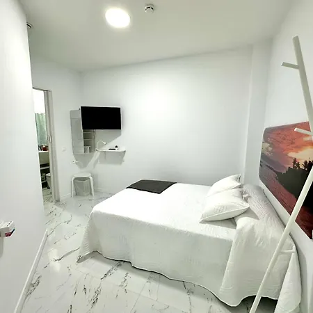 Aparthotel Retreat: Ocean View & Modern Comfort Alcalá la Real