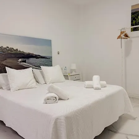 Aparthotel Retreat: Ocean View & Modern Comfort 3*