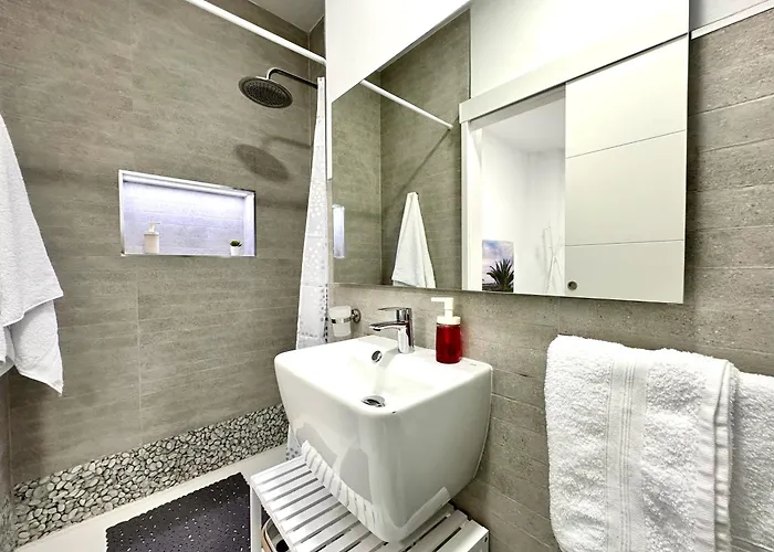 Retreat: Ocean View & Modern Comfort 3* Alcalá