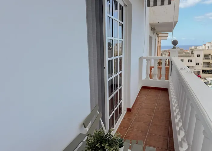 Retreat: Ocean View & Modern Comfort 아파트호텔 Alcalá
