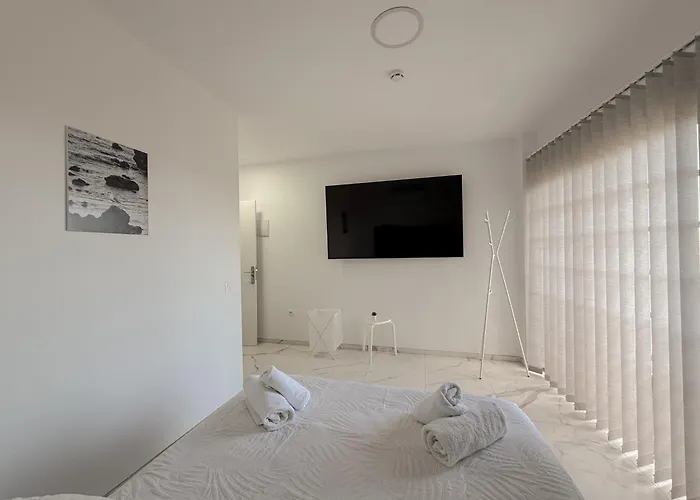 아파트호텔 Retreat: Ocean View & Modern Comfort 3*