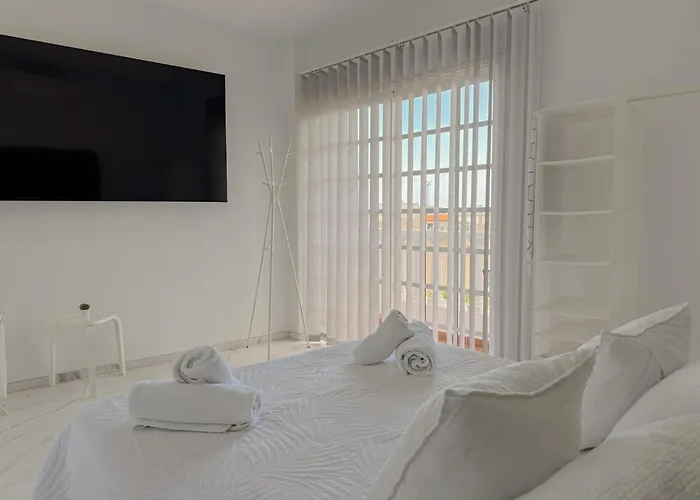Retreat: Ocean View & Modern Comfort Alcalá